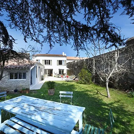 Maison De Charme Renovee Avec Jardin Clos, Ideale Pour Familles, - Fr-1-434-112 Holiday home Le Bois-Plage-en-Re